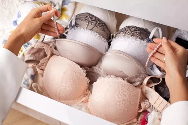 Elegancki biustonosz na każdą okazję – styl, komfort i pewność siebie Elegancki biustonosz na każdą okazję – styl, komfort i pewność siebie